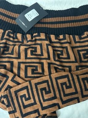 New with Tag Fashion Nova crop top brown medium